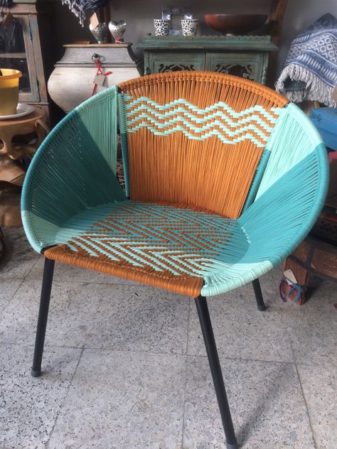 Plastic Chair Design, Macrame Chairs, Rope Chair, Chair Repair, Mid Century Furnishings, Unique Furniture Design, Woven Furniture, Furniture Board, Woven Chair