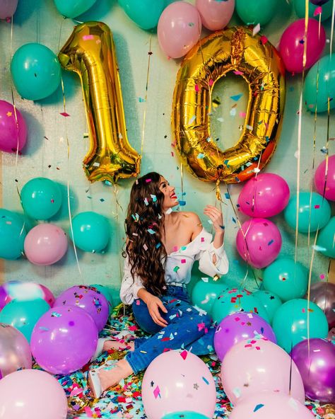 13th Birthday Photoshoot, Birth Cake, Bday Photoshoot, Birthday Party Snacks, Birthday Photo Shoot, 10th Birthday Parties, Birthday Photography, Birthday Wishes Quotes, Birthday Shoot