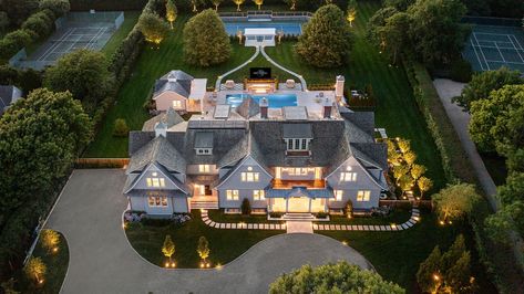 The $47 Million Hamptons Mansion Featuring A Million-Dollar TV Hamptons Mansion, Millionaire Homes, Luxury Houses Mansions, Shingle Style Homes, Duck Pond, Rich Home, Luxury Estate, Luxury Homes Dream Houses, Dream House Exterior