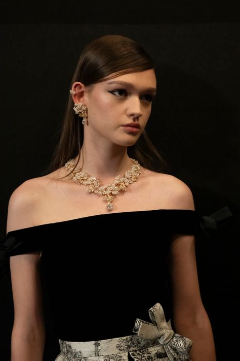 A Look at Dior New Fine Jewelry Collection Diorama & Diorigami [PHOTOS] Dior Choker, Dior High Jewelry, Dior Fine Jewelry, Dior High Jewelry Necklace, Christian Dior Pearl Necklace, Christian Dior Choker Necklace, Christian Dior Necklace Vintage, Victoire De Castellane, Dior Jewelry