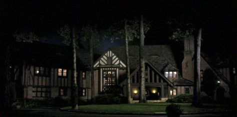 Salvatore's Mansion Might Be Torn Down - http://fandemoniumnetwork.com/salvatores-mansion-torn/ Salvatore Boarding House, Cool Mansions, Vampire House, Mansion Aesthetic, The Salvatore Brothers, Boarding House, Vampire Diaries Funny, Vampire Diaries Cast, Tudor House