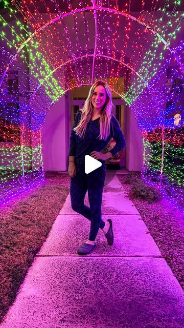 Angela Rose | DIY and Design on Instagram: "COOLEST THING I’ve EVER MADE!!! My very own light tunnel…who else wants one?? How many strands of lights do you think I used😅? 

*watch for steps and I saved everything to to highlight

Song is Twinkling Lights Reimagined by @aunimusic" Diy Christmas Light Tunnel, Diy Light Tunnel, Sidewalk Archway, Christmas Light Tunnel, Angela Rose, Rose Diy, Light Tunnel, Diy Christmas Lights, Diy Christmas Wreaths