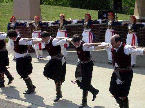 greek dancing Greek Dancing, Natalie Cole, Go Greek, World Dance, Dance Like No One Is Watching, Greek Culture, Up Costumes, Folk Dance, Wine Festival