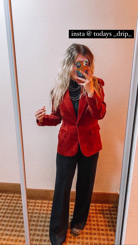 Horse Judging Outfits, Red Blazer Western Outfit, Womens Western Blazer Outfit, Nfr Blazer Outfits, Blazer Outfits Western, Professional Outfits Women Western, Blazer Western Outfits For Women, Western Professional Attire Dressy, Western Realtor Outfits