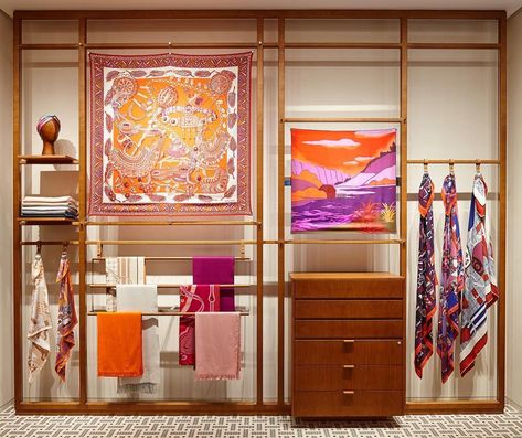 Clothing Boutique Interior, Scarves Store, Scarf Display, Hermes Store, Retail Store Interior Design, Clothing Store Interior, Retail Interior Design, Store Design Boutique, Store Layout