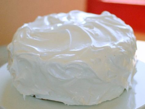 A wonderfully light, fluffy frosting that is sure to compliment any cake, from the pages of my Betty Crocker cookbook! Take a look at the variations too! (Prep time and cook time are guesstimates). for two 8-9  layers or one 13 x 9  cake White Mountain Frosting, Fluff Recipes, Fluffy White Frosting, Fluffy Frosting, Lemon Layer Cakes, Marshmallow Frosting, Lemon Frosting, Baking Stuff, Cake Frosting Recipe