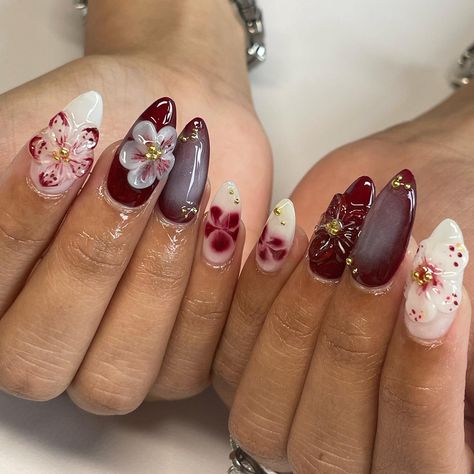 🌸🌸 Red Flower Nails, Vacation Nail Art, Orchid Nails, Edgy Nails, Summery Nails, Pretty Gel Nails, Soft Nails, Nail Jewelry, Nail Art Ideas