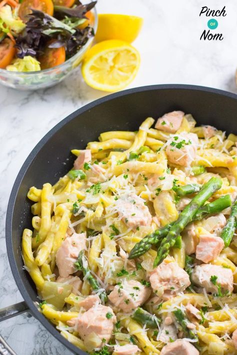 Asparagus Pasta Recipes, Creamy Salmon, Recipes Cheap, Pinch Of Nom, Asparagus Pasta, Salmon And Asparagus, Salmon Pasta, Summer Meals, Syn Free