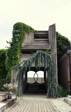 Andrea Palladio, Carlo Scarpa, Brutalist Architecture, Luz Natural, Brutalism, Historic Buildings, Garden Bridge, Malaga, Art And Architecture