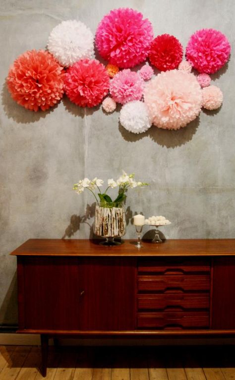 Tissue Pom Pom Backdrop, Tissue Paper Pom Poms Classroom Decor, Pom Pom Background, Tissue Pom Poms Decorations, Pompom Wall Decor, Pom Pom Flower Wall, Pom Pom Wall Decor, Pom Pom Decor Ideas, Tissue Paper Pom Poms Decoration