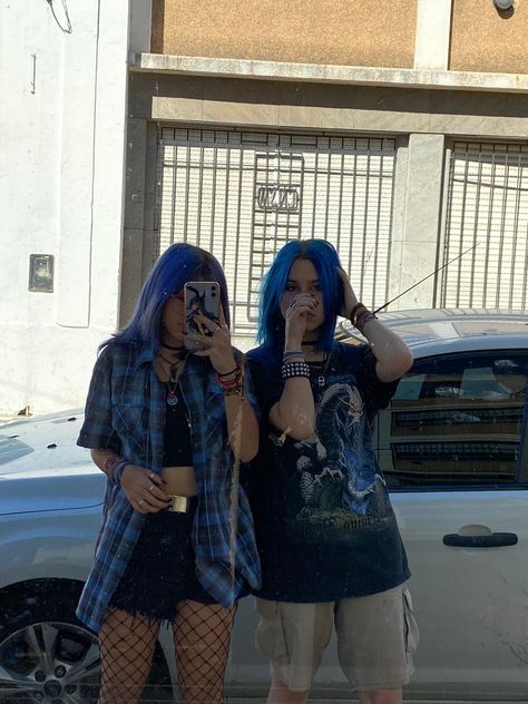 Matching Hair Dye Friends, Matching Hair Couples, Matching Dyed Hair Couples, Matching Couple Hair Dye, Couple Hair Dye, Couple Matching Hair, Couples Matching Hair Color, Matching Couple Hair Color, Couple Hair Color Goals