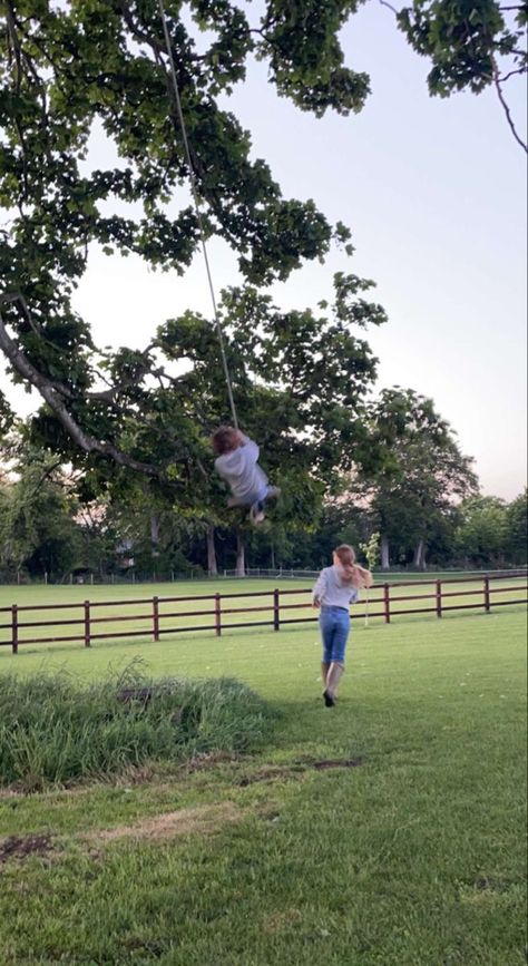 Farm Aesthetic Country Living Vintage, Growing Up On A Farm Aesthetic, Farm Living Asethic, Dream Farm Aesthetic, Off Grid Life Aesthetic, Farmhouse Life Aesthetic, Soft Farm Aesthetic, Country House Wife Aesthetic, Country Aesthetic Family