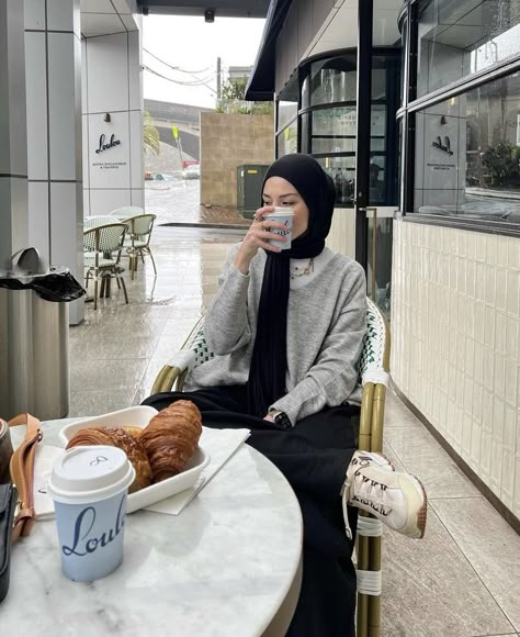 Outif Ideas, Hijab Fits, Aesthetic Ootd, Hijab Aesthetic, Hijab Look, Hijabi Aesthetic, Coffee Photos, Hijabi Outfits Casual, Instagram Photo Editing