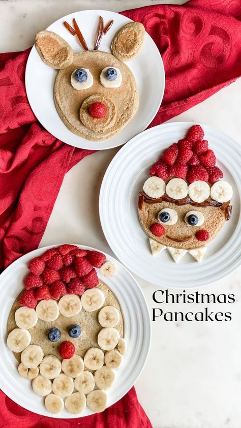 Christmas Kids Meals Food Ideas, Santa Pancakes Breakfast Ideas, Kids Christmas Pancakes, Santa Claus Pancakes, Kid Christmas Breakfast Ideas, Pancake Christmas Party, Rudolph Pancakes For Kids, Easy Christmas Pancakes, Christmas Pankaces