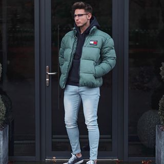 Green Winter Jacket Outfit, Green Puffer Jacket Outfit, Puffer Jacket Outfit Men, Jacket Outfit Men, Green Winter Jacket, Puffer Winter Jacket, Winter Jacket Outfits, Puffer Jacket Outfit, Green Puffer Jacket