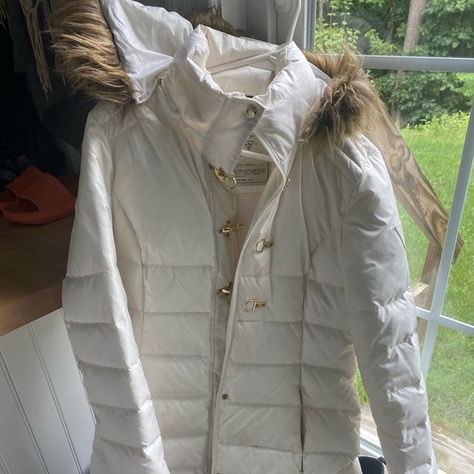 Women’s guess white winter coat - size medium White Winter Coat, Fall Jackets, A Box, Winter Coat, The Face, Size Medium, Blazer, Fashion Tips, Clothes Design