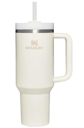 tan/ cream stanley cup water bottle Flash Vs, Stanley Products, Coffee Smoothie, Stanley Quencher, Tea Or Coffee, Metal Straws, Insulated Cups, Reusable Straw, Stanley Cup