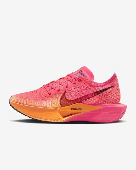 Nike Vaporfly, Sneakers Instagram, Cute Running Shoes, Urban Shoes, Outfit Essentials, Fly Shoes, Racing Shoes, Basket Vintage, Tenis Nike