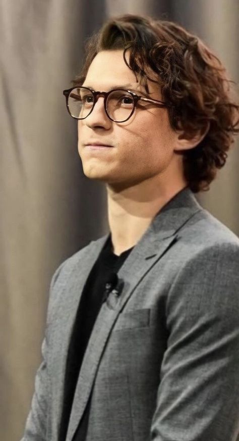 Man With Glasses, Man Glasses, White Toms, Tom Holland Zendaya, Tom Holland Imagines, Tom Holland Peter Parker, Tom Holland Spiderman, Men's Toms, Tommy Boy