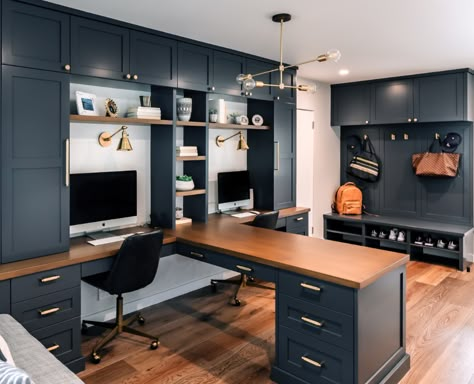 Transitional Home Office, Office Layouts, Home Office Layouts, Home Office Cabinets, Office Built Ins, Casa Country, Office Remodel, Office Library, Office Layout