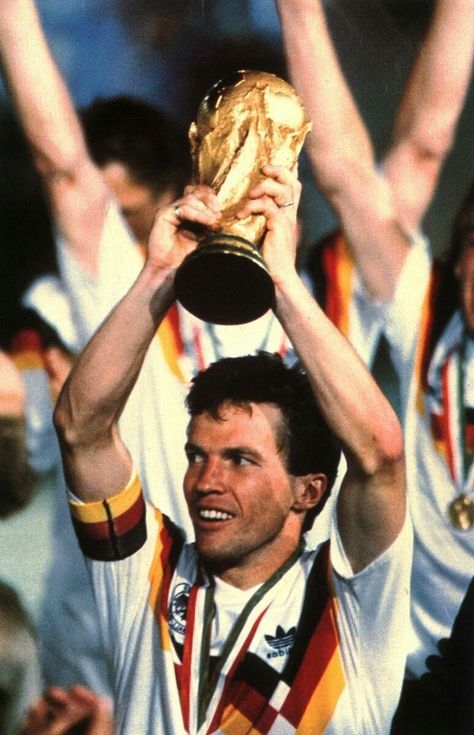 Rare Football Photos, Lothar Mathaus, Soccer Things, Wallpaper Classic, Football Aesthetic, German National Team, Football Fever, Dfb Team, Germany Football