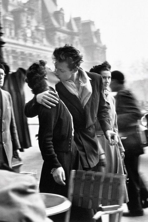 The way you feel when you kiss him Like fire within your bones Like your soul has returned to the water Like every part of you that came from a dead star is alive again. Is like you saying "I love you" without actually saying it It’s the best feeling anyone could experience. Willy Ronis, Photos Black And White, Paris Couple, Elliott Erwitt, Edward Weston, Robert Frank, Robert Doisneau, Henri Cartier Bresson, Vivian Maier