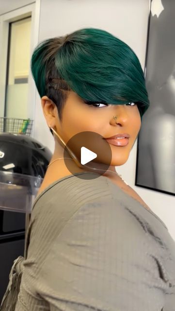 27 Piece Hairstyles, Peekaboo Color, Edgy Pixie, Makeup Lashes, Natural Hair Inspiration, Shaved Hair, Pixie Hairstyles, Pixie Cut, Hair Inspiration