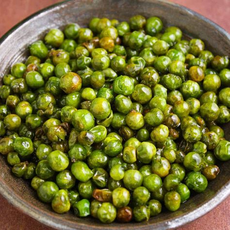 Roasted Green Peas, Roasted Peas Oven, Recipes With Frozen Peas, Frozen Peas Recipe Side Dishes, Frozen Peas Recipe, Savory Spreads, Roasted Peas, Meal Sides, Roasted Lentils