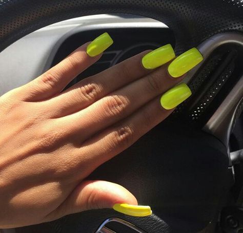 Highlighter Green Nails Highlighter Green Nails, Green Short Nails, Sassy Nails, Green Highlights, Claw Nails, With Nails, Nails Salon, Acrylic Nails Coffin Pink, Pink Highlights