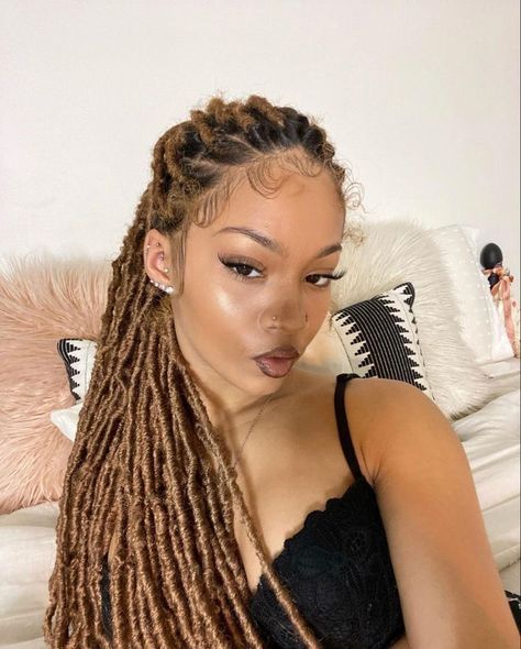 Faux Locs Hairstyles, Penteado Cabelo Curto, Cornrow Hairstyles, African Braids Hairstyles, Locs Hairstyles, Baddie Hairstyles, Box Braids Hairstyles, Faux Locs, Braids For Black Hair