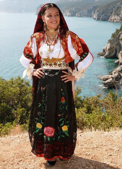 DORGALI traditional folk costume from Sardegna, Italy Traditional Italian Clothing, Italian Traditional Dress, Italian Costume, Costumes Around The World, Folk Clothing, National Dress, Mode Boho, Folk Dresses, Italian Outfits