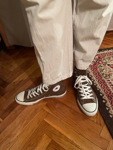 Guys Shoes Aesthetic, Chuck Taylor 70 Outfit, Brown Converse Outfit Men, Converse 70s Outfit Men, Bleached Converse, Converse 70s Outfit, Chuck 70 Outfit Men, Brown Converse Outfit, Chuck 70 Outfit