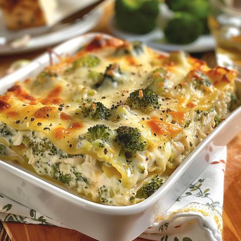 Easy Chicken and Broccoli Lasagna Easy Recipe in 2024 Chicken And Broccoli Lasagna, Broccoli Lasagna Recipe, Broccoli Lasagna, Easy Chicken And Broccoli, Chicken Lasagna Recipe, Béchamel Sauce, Lasagna Noodles, Chicken Lasagna, Chicken And Broccoli