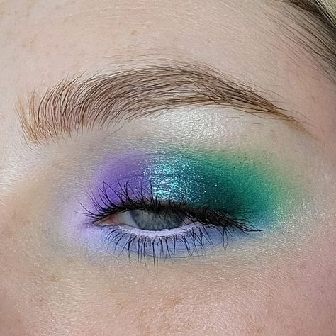 Blue Green And Purple Eye Makeup, Purple And Blue Eyeshadow, Blue Green Purple Eyeshadow, Purple And Green Eyeshadow, Purple And Green Eyeshadow Looks, Blue Green Eyeshadow, Purple Fairy Makeup, Green Eyeshadow Look, Rainbow Eyeshadow