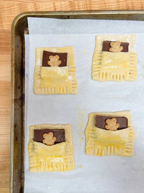 Chocolate Bear Pastry Sleepy Teddy Bear Recipe, Sleepy Teddy Recipe, Sleep Teddies Snack, Teddy Bear Blanket Cookie, Sleeping Teddy Bear Cookies, Puff Pastry Teddy Graham, Teddy Graham Sleeping Bag, Puff Pastry Teddy Bear, Bears In A Blanket Recipe