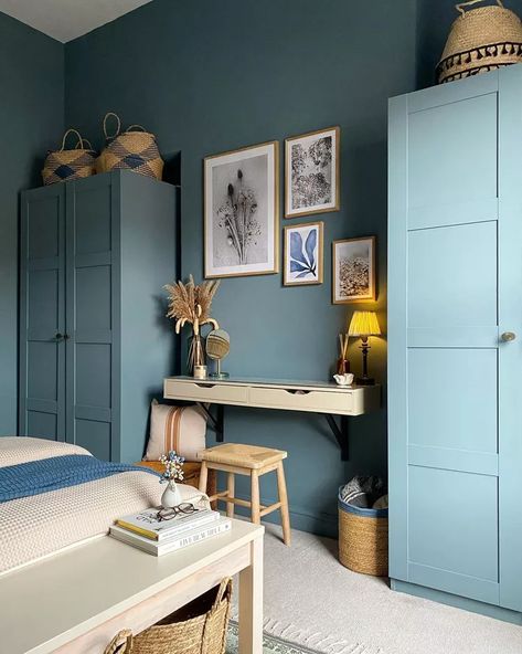 Paint Ikea Wardrobe, Freestanding Wardrobe Bedroom, Painted Pax Wardrobe, Painted Ikea Wardrobe, Ikea Pax Painted, Ikea Pax Kids Room, Pax Wardrobe Ideas, Freestanding Wardrobe, Dutch Interior