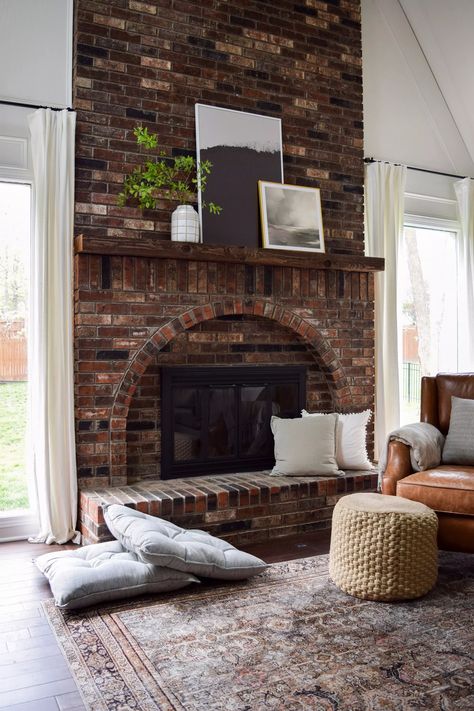 Red Brick Decor, Red Brick Fireplace Decor, Red Brick Fireplaces, Juniper Home, Wall Decoration Ideas, Fireplace Screen, Home Fireplace, Brick Fireplace, Fireplace Wall