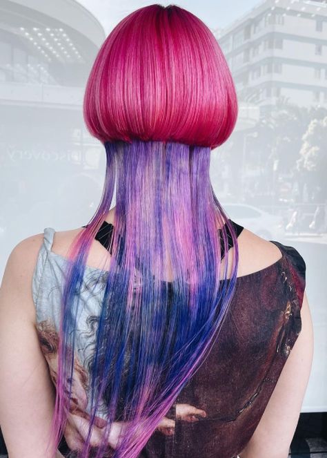 Hairstyles Jellyfish, Creative Colour Hair, Jellyfish Haircut Short, Hair Colour Inspo, Long Pigtails, Jellyfish Cut, Unique Haircuts, Blue Short Hair, Jellyfish Hair