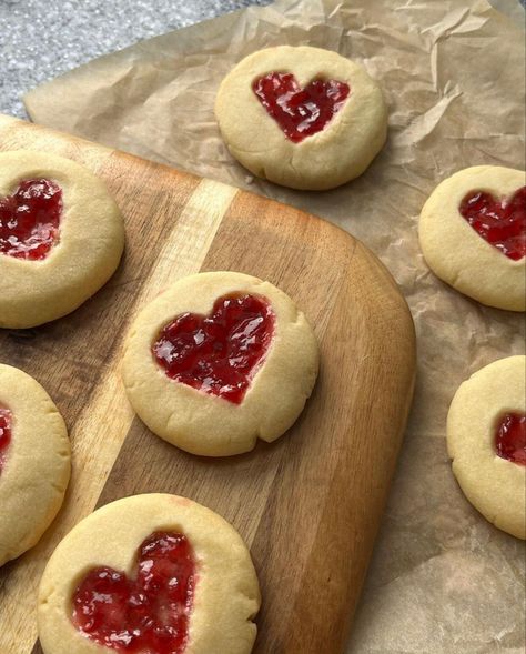 Heart Cakes, Sweet Dishes Recipes, Valentines Day Cookies, Cute Desserts, Fall Baking, Powdered Sugar, Aesthetic Food, The Recipe, Food Inspiration