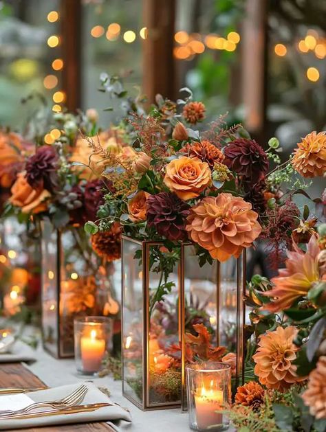 Fall Wedding Display, Fall Wedding Centerpieces With Pumpkins Wedding Table Decor, Simple Centerpiece Wedding Fall, Amber Centerpiece Wedding Ideas, Fall Theme Centerpieces, Romantic Fall Wedding Centerpieces, Simple Fall Wedding Centerpieces, Fall Flower Arrangements Centerpieces, September Wedding Centerpieces