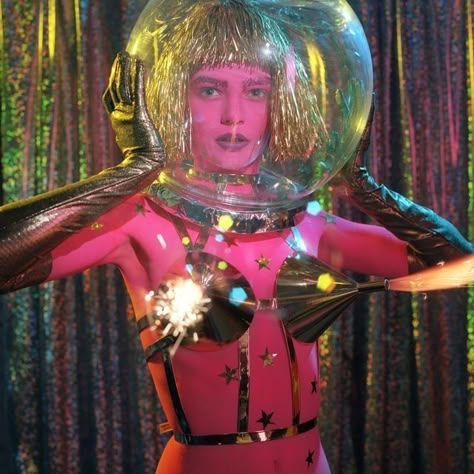 Space Disco, Space Babe, Space Grunge, Petra Collins, Space Fashion, Retro Future, Space Girl, Foto Tips, Club Kids