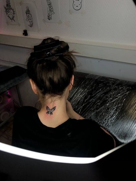 Watercolor Tattoo Ideas, Girl Neck Tattoos, Ear Tattoo Ideas, Minimal Tattoo Design, Neck Tattoos Women, Back Of Neck Tattoo, Small Pretty Tattoos, Classy Tattoos, Best Tattoo Designs