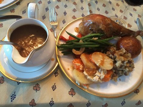 Make Ahead Gravy, Make Ahead Turkey Gravy, Ina Garden, Board Recipes, Thanksgiving Gravy, Barefoot Contessa Recipes, Turkey Gravy Recipe, Ina Garten Recipes, Homemade Gravy