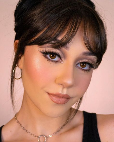 Kush Mascara, Cut Crease Eye Makeup, 60s Makeup, Maquillage On Fleek, Cut Crease Eyeshadow, Light Makeup Looks, Retro Makeup, Cut Crease Makeup, Makeup Eye Looks