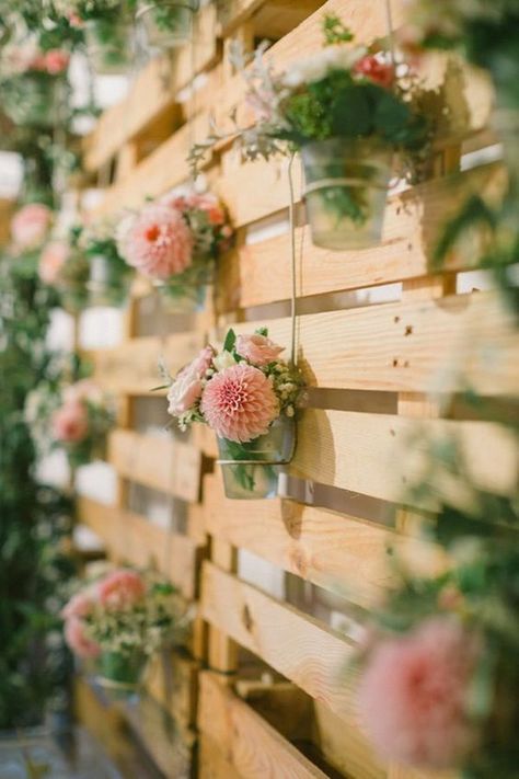 14 Creative Backdrops for Mother’s Day Photo Booth Pallet Wedding Decor, Pallet Wedding Signs, Ceremony Backdrop Outdoor, Pallet Backdrop, Fun Wedding Decor, Pallet Wedding, Creative Backdrops, Reception Backdrop, Wedding Decor Photos