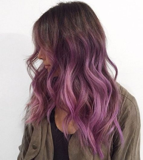 light brown hair with lavender highlights - but cut shorter... like just above the shoulder Brown And Pink Hair, 2019 Hairstyles, Purple Balayage, Underlights Hair, Light Purple Hair, Purple Ombre Hair, Brown Ombre Hair, Hairstyles Wavy, Purple Highlights