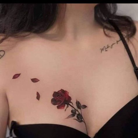 Tato Minimal, Rose Tattoos For Women, Tato Henna, Inspiration Tattoos, Chest Tattoos For Women, Ink Inspiration, Tatuaje A Color, Tattoo Women, Rose Tattoo Design