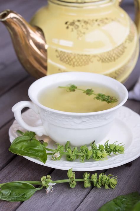 This Fresh Basil Flower Tea is a great way to use up basil flowers and has a subtle mint-y, herb-y and refreshing flavor. (vegan, gluten-free) Basil Flower, Basil Flowers, Basil Tea, Culinary Herbs, Tea Benefits, Wild Edibles, Flower Tea, Fresh Basil, Tea Recipes