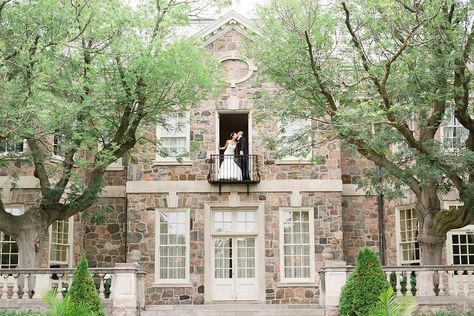 Most Romantic Places to Get Married in Ontario Wedding Venues Castle, Most Beautiful Wedding Venues, Graydon Hall Manor, Wedding Venues Ontario, Expensive Wedding Gifts, Castle Wedding Venue, Ontario Wedding, Cheap Wedding Venues, Most Romantic Places