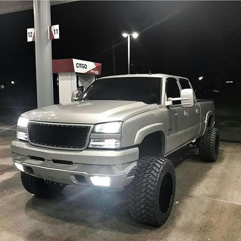 8,144 Likes, 15 Comments - IG's  LIFTED TRUCK PAGE! ☝ (@liftedtrucksmatter) on Instagram: “I Double Tapped  ------------------------------- Visit ➡️ LTMshop.com Creds  @monicarupppp…” Cateye Silverado, Chevy Duramax, Best Pickup Truck, Chevy Trucks Silverado, Overland Truck, Duramax Diesel, Lifted Chevy, Lifted Chevy Trucks, Lifted Truck